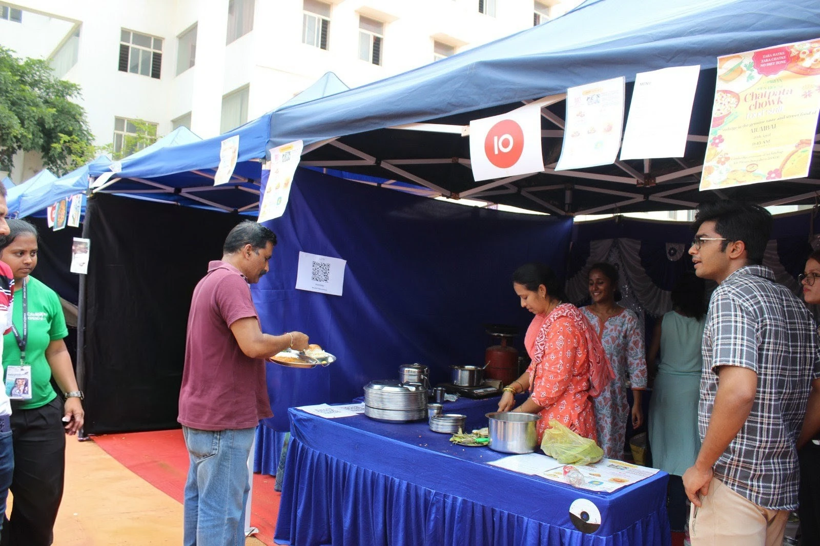 Food stall moment ten